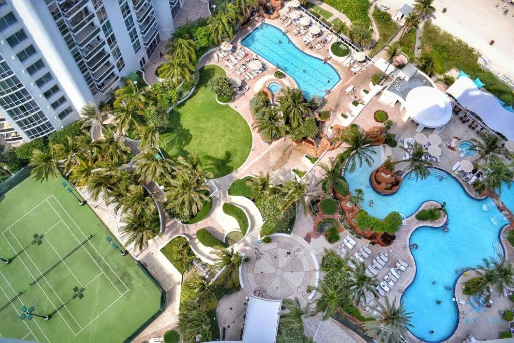 Deluxe Studio Balcony Bay View Amazing Pool Hotel Sunny Isles Beach Luaran gambar